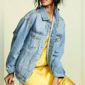 Free People Studded Denim Trucker Jacket in Blue Size Small